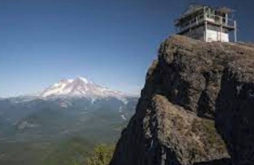 Strong Cabin | The Sunset Cabin by Lake Bernard Cottages