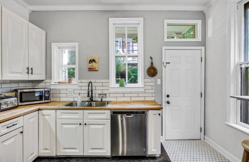 Harrisburg House | The Swallow House - 3BR, HOT TUB, Midtown HBG