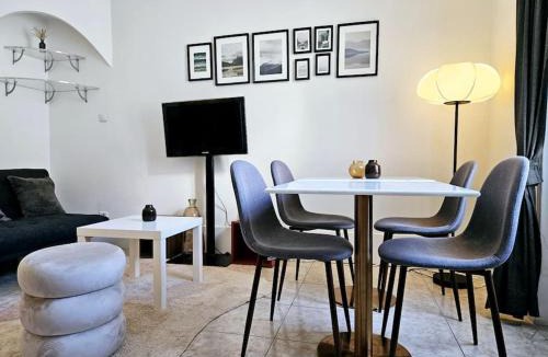 Vitry-sur-Seine Apartment | The Theodora Suite - Duke Housing
