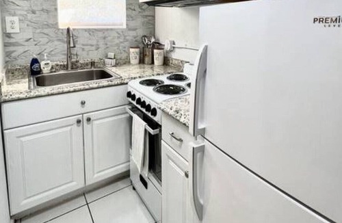 West Palm Beach Apartment | The Ultimate Getaway Bungalow in West Palm Beach
