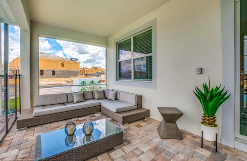 Davenport House | The Ultimate Guide to Renting Your Luxury 8 Bedroom Mansion on Champions Gate Resort