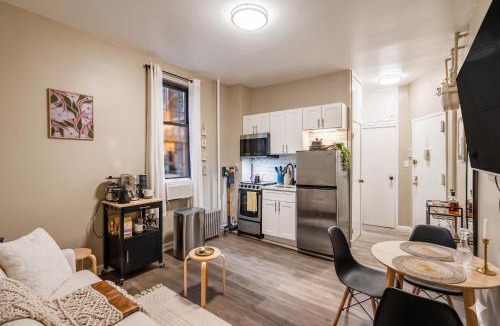 Central New York City House | The Ultimate NYC Base 1BR near Times Sq & Columbus Circle