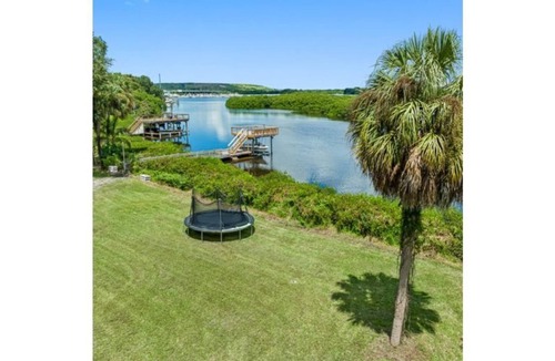 Balm House | The Ultimate Waterfront View