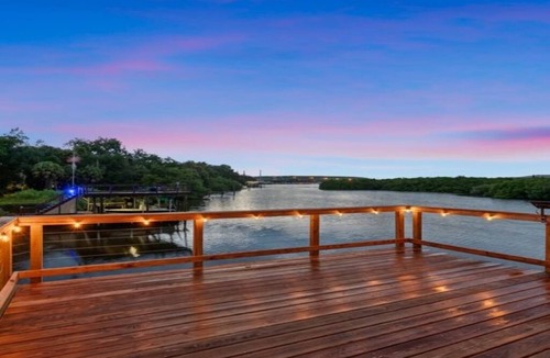 Balm House | The Ultimate Waterfront View