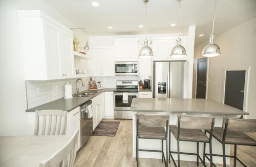Washington Fields Apartment | The View by Freedom Vacation Rentals
