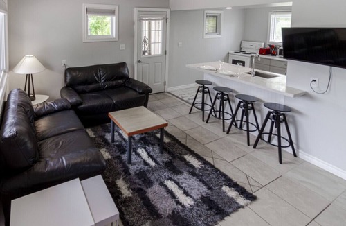 Bloomfield Apartment | The Viewpoint Cottage