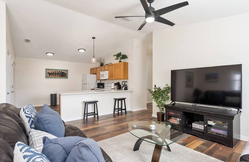 Duval House | The Villages Villa Between Brownwood and Lake Sumter with Golf Cart