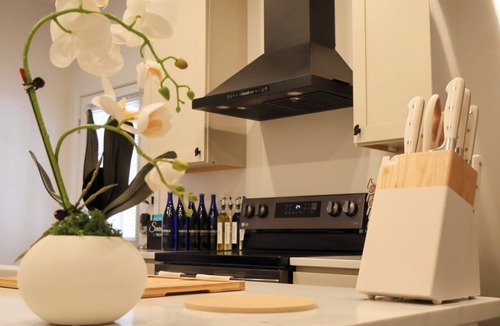 Rochester House | The Weyl Collective 6BR Professional Retreat Near Downtown Rochester