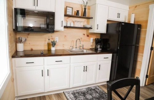 Milroy Cabin | The Whispering Pines - Hartman Center