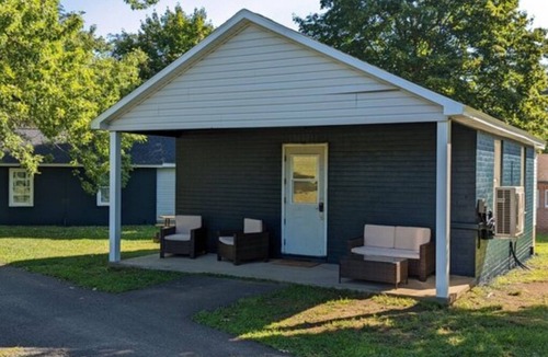 Milroy Cabin | The Whispering Pines - Hartman Center