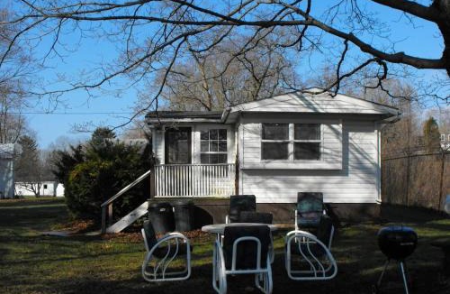 Dresden House | The Wildflower - Wooded Seneca Lake View Hideaway - Walk to Winery & Brewery - Hot Tub - Pets OK
