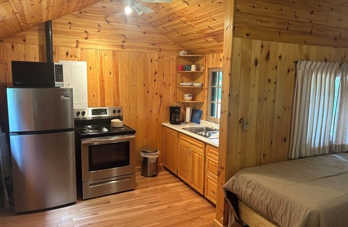 Minden Hills Cottage | The Yardley Kash Cottage Getaway - Haliburton
