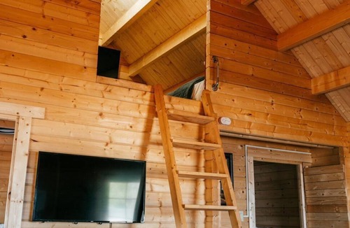 Seguin Cabin | This cottage is a 2 bedroom(s), 1 bathrooms, located in parry sound, on.
