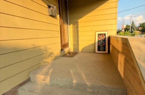 Streetsville House | Three Bedroom Bungalow with free parking, closer to commercial area and highway
