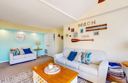 Caine Woods Apartment | Tiburon 10A