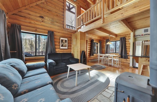 Steam Engine Meadows Cabin | Timber Lodge Cabin – Secluded Sauna Retreat 3 Mins to the Slopes