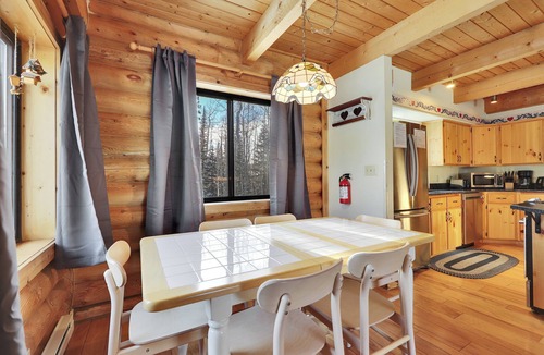 Steam Engine Meadows Cabin | Timber Lodge Cabin – Secluded Sauna Retreat 3 Mins to the Slopes