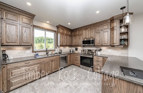 Muskoka Lakes Cottage | Timber Rock Cottage - 2026 Calendar Open (August Full)