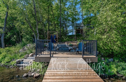 Muskoka Lakes Cottage | Timber Rock Cottage - 2026 Calendar Open (August Full)
