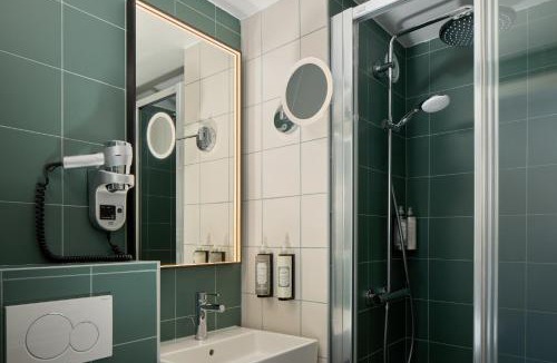 Charonne Hotel | Timhotel Nation