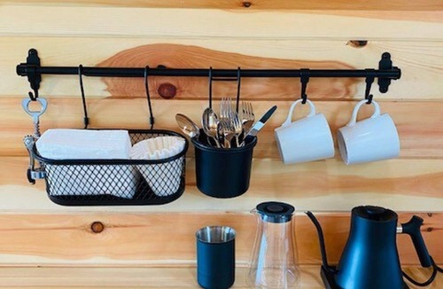 Hector Apartment | Tiny Cabin Stay in the Finger Lakes! (Science)