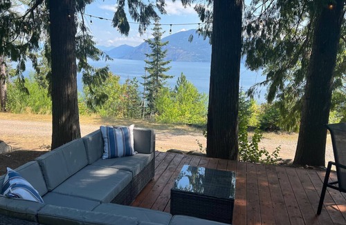 Sagle House | Tiny Home Paradise Stay w/ Lake & Mountain Views
