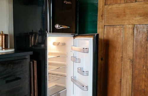 Tyendinaga Mohawk Territory House | Tiny Home Stay Near Wine County, Bay View & Access