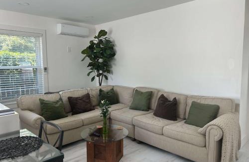 Conway Apartment | Tiny House 10 min from OIA sleeps 2