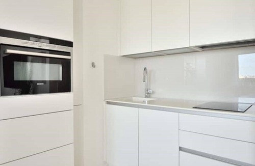 Grenelle Apartment | Top Floor Eiffel Tower View and High-speed Wi-Fi