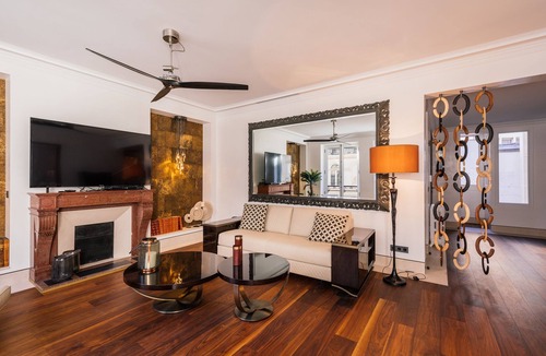 Quartier de la Place-Vendome Apartment | top luxury 3BR/3BA A/C art deco st honore architecturally designed