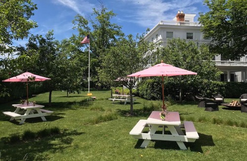 Bridgehampton Hotel | Topping Rose House