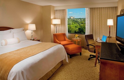 Etobicoke Hotel | Toronto Airport Marriott Hotel