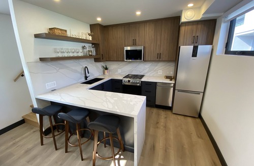 Upper Beaches House | Toronto Beaches 2 Bedroom Laneway House