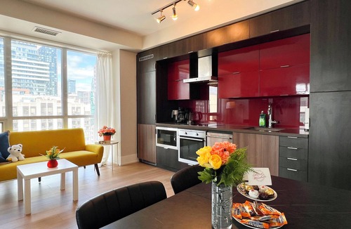 CityPlace Apartment | Toronto DT Roger Center 3B+2B King bed free parking condo