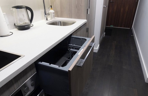 Downtown Toronto Condo | Toronto Luxury Condo Rental – Posh Suite with City Views & Great Amenities