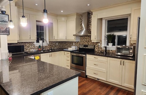 Downsview House | Toronto Uptown 1 - Bus to Downtown