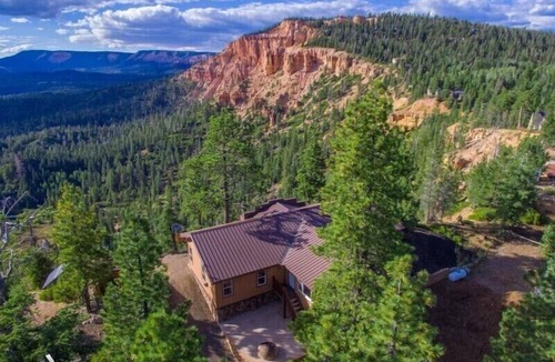 Duck Creek Village House | Torrey’s Getaway, 2 bed, 2 bath in the heart of Dixie National Forest.