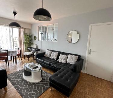 Grenelle Apartment | Tour Eiffel - Paris
