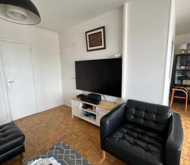 Grenelle Apartment | Tour Eiffel - Paris