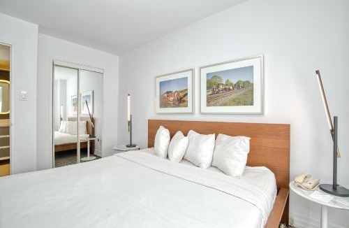 Church and Wellesley Hotel | Town Inn Suites Hotel