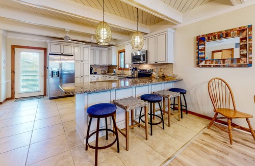 Rehoboth by the Sea House | Town of Dewey Beach home close to beach with W/D & fast WiFi - dogs OK