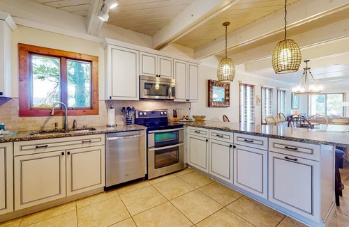Rehoboth by the Sea House | Town of Dewey Beach home close to beach with W/D & fast WiFi - dogs OK