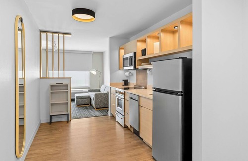 Girard Hotel | Towneplace Suites By Marriott Youngstown North