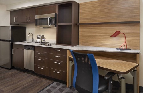 Durham Region Hotel | TownePlace Suites by Marriott Oshawa