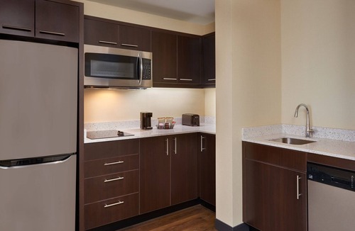 Oakville Hotel | TownePlace Suites by Marriott Toronto Oakville