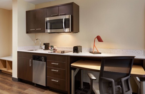 Oakville Hotel | TownePlace Suites by Marriott Toronto Oakville