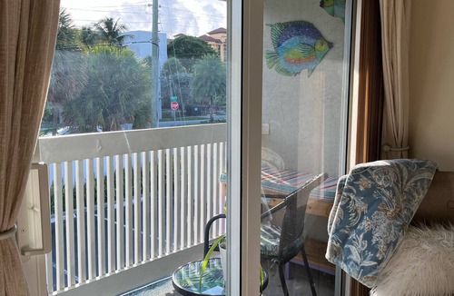Deerfield Beach House | Townhouse 2 bd/2 1/2 bath Within walking distance to everything