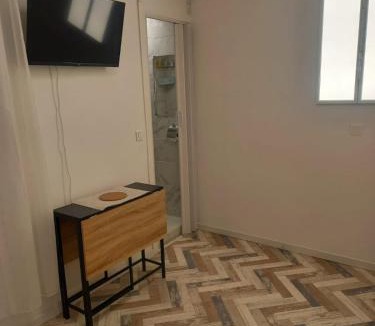 Louis Bertrand-Mirabeau-Semard Apartment | Très joli petit studio aux portes Paris