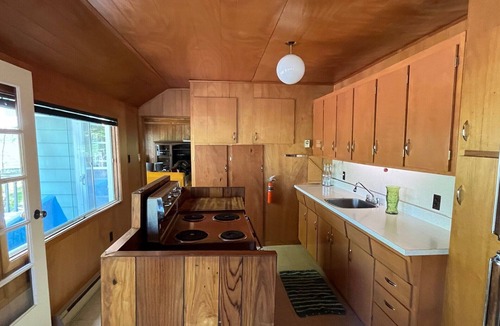 Gravenhurst Cottage | Traditional Lake Muskoka Cottage