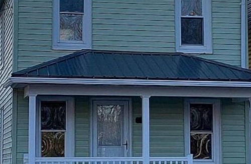 Williamsburg House | Trail House- 7 Person Stay at Lower Trail Head!